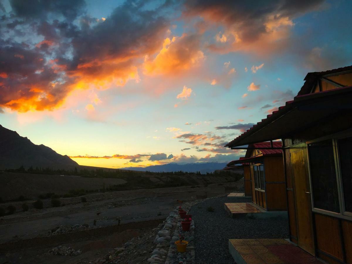 Hotel Neryok'S Indus View à Chimre Extérieur photo
